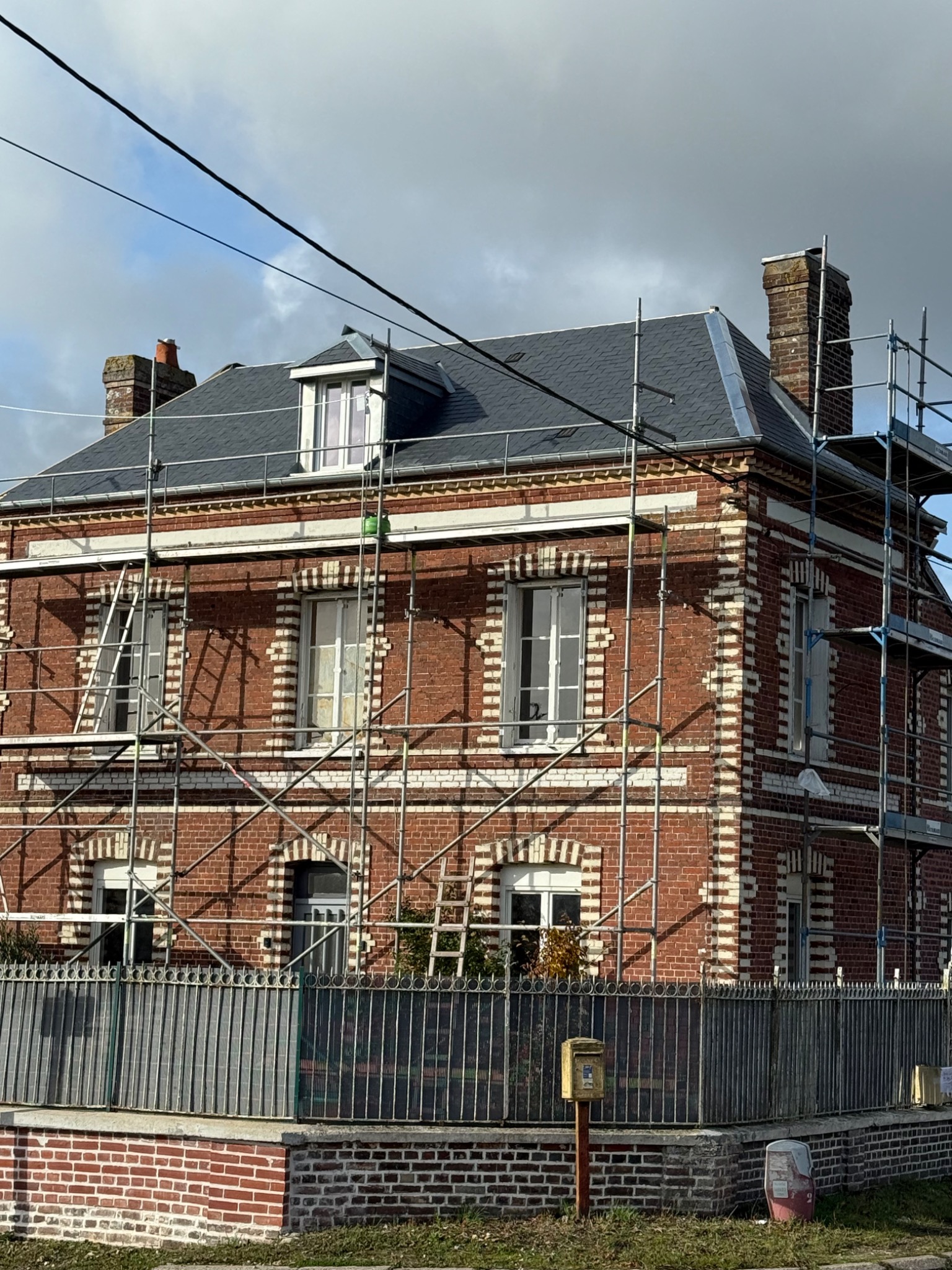 Rénovation toiture ardoise naturelle Le Neubourg